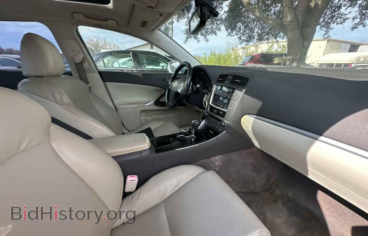 2011 LEXUS IS - VIN: JTHBF5C24B5150165 - Photo 5