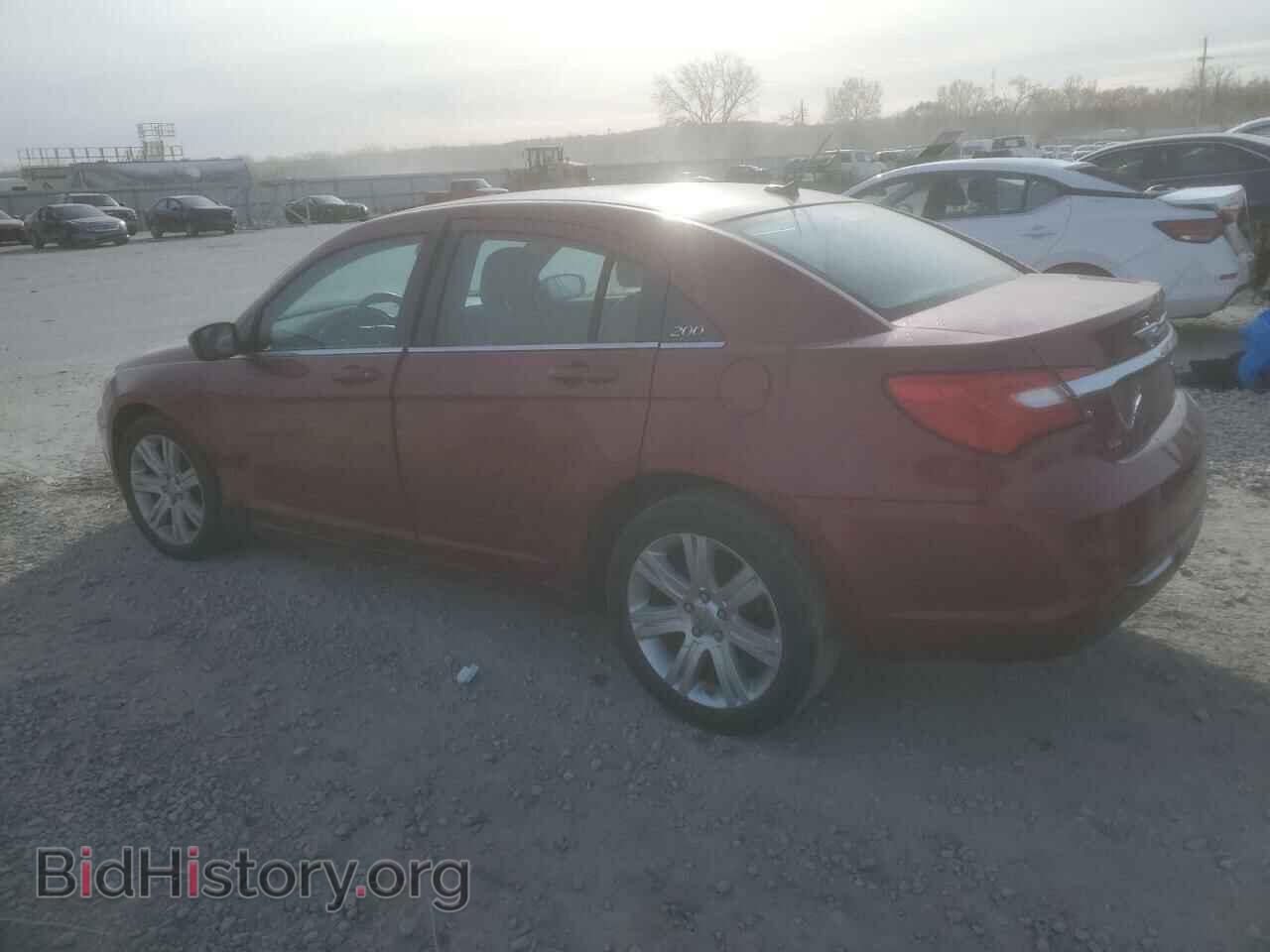 2013 CHRYSLER 200 - VIN: 1C3CCBAB3DN761649 - Фото 2