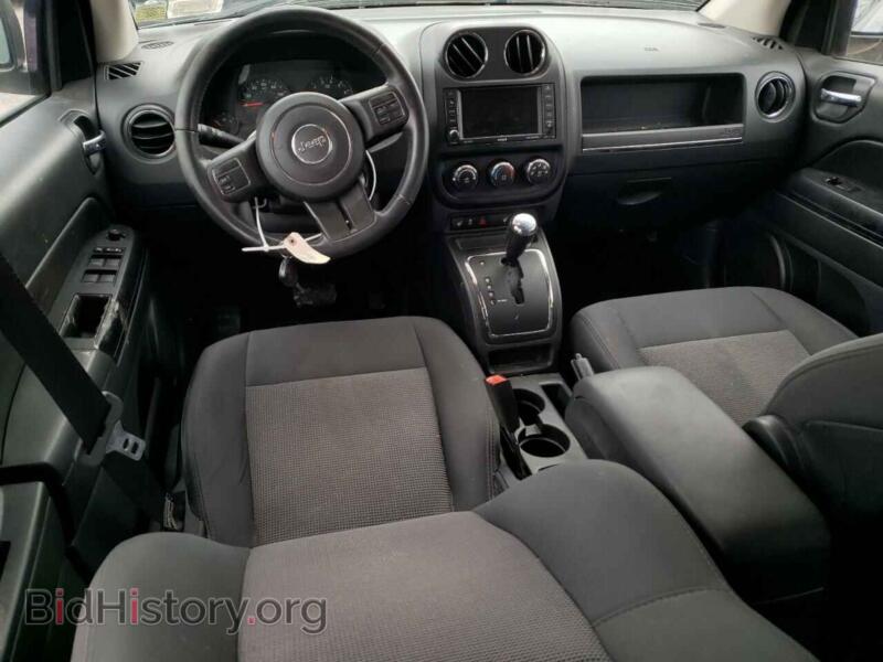 2012 Jeep COMPASS (VIN 1C4NJDEB6CD637749) — photo 8 of 14