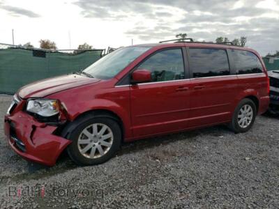 2015 Chrysler MINIVAN LX, красный — VIN 2C4RC1AG3FR710511, Copart