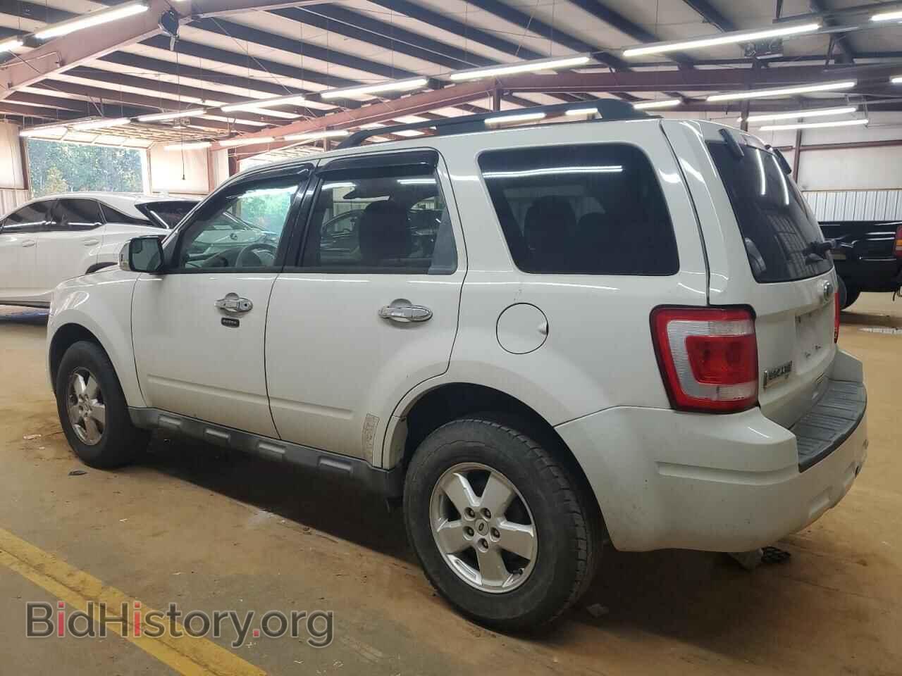 2011 FORD ESCAPE - VIN: 1FMCU0D76BKA25335 - Фото 2