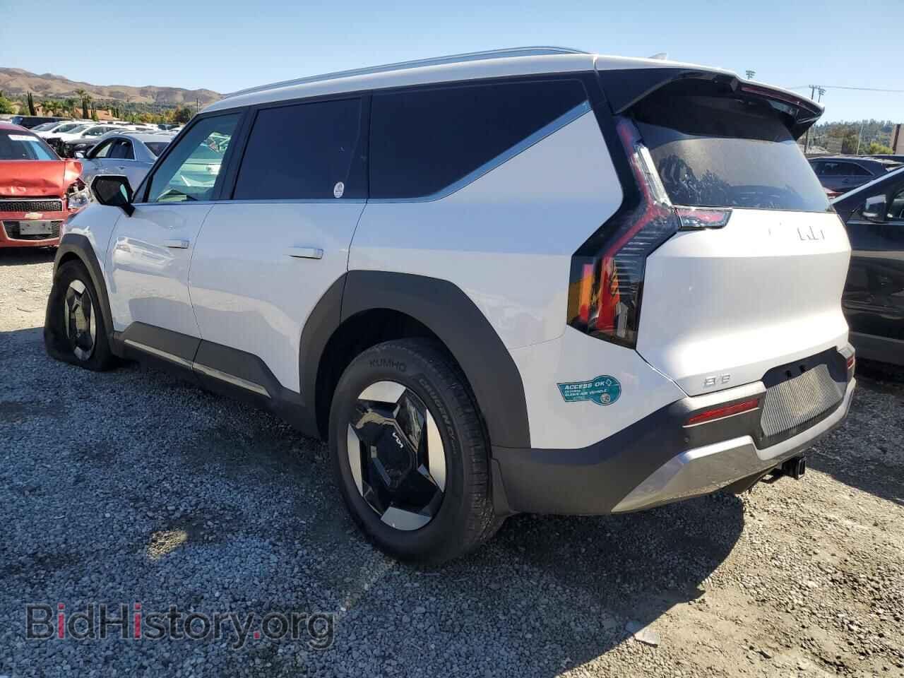 2025 KIA EV9 WIND - VIN: 5XYAFFS59SG001031 - Photo 2