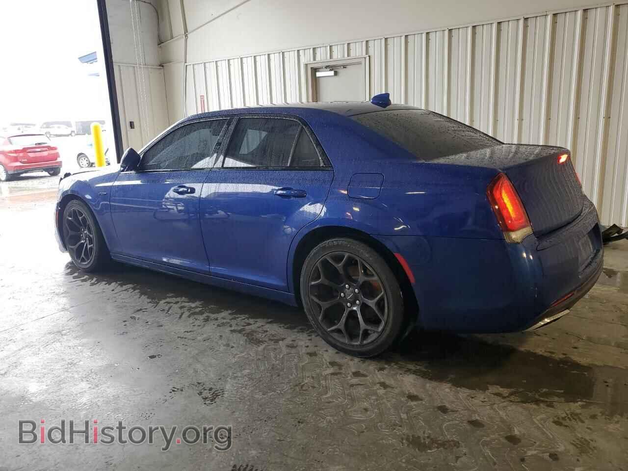 2019 CHRYSLER 300 - VIN: 2C3CCABG7KH516119 - Фото 2
