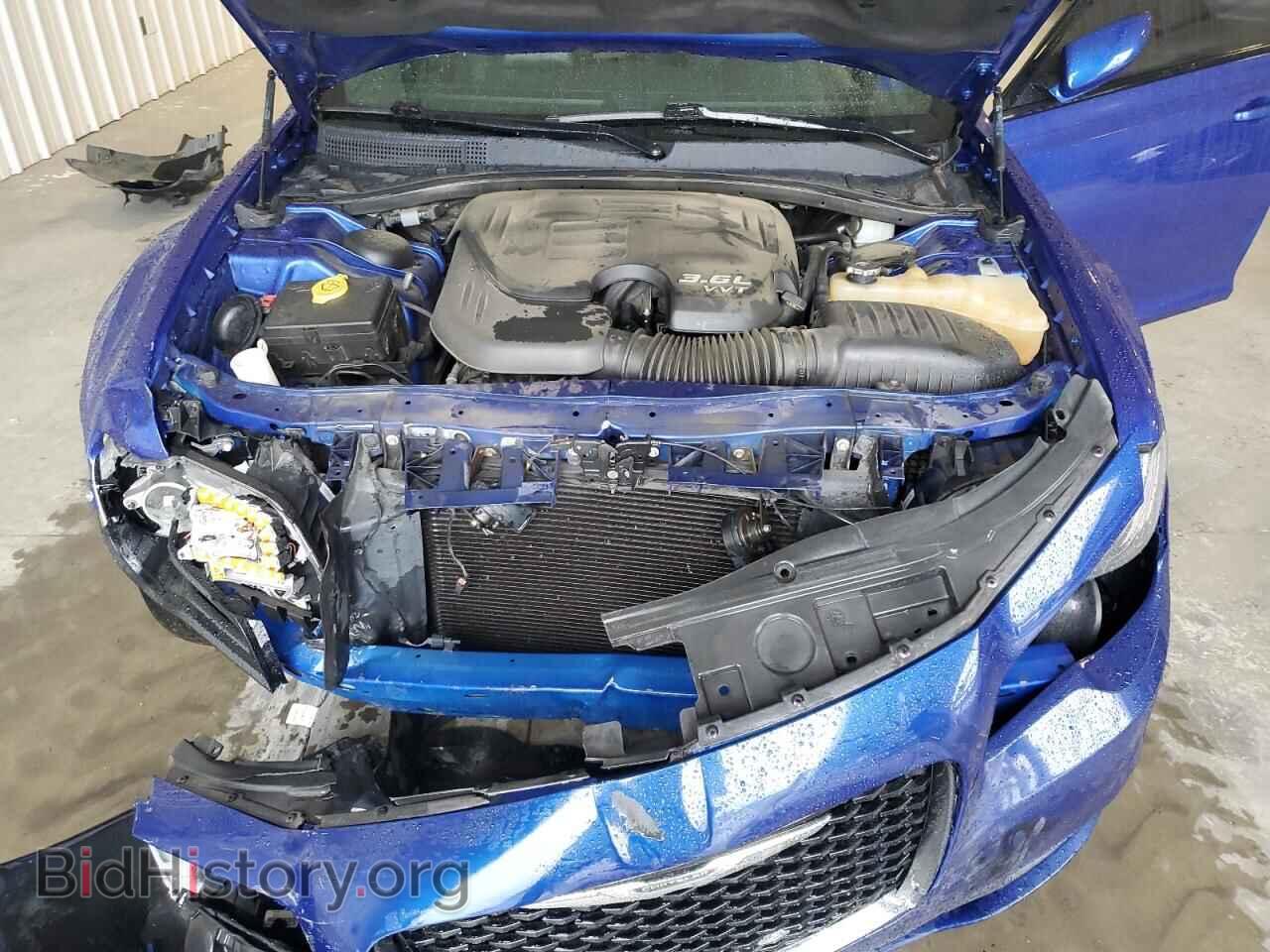 2019 CHRYSLER 300 - VIN: 2C3CCABG7KH516119 - Фото 11