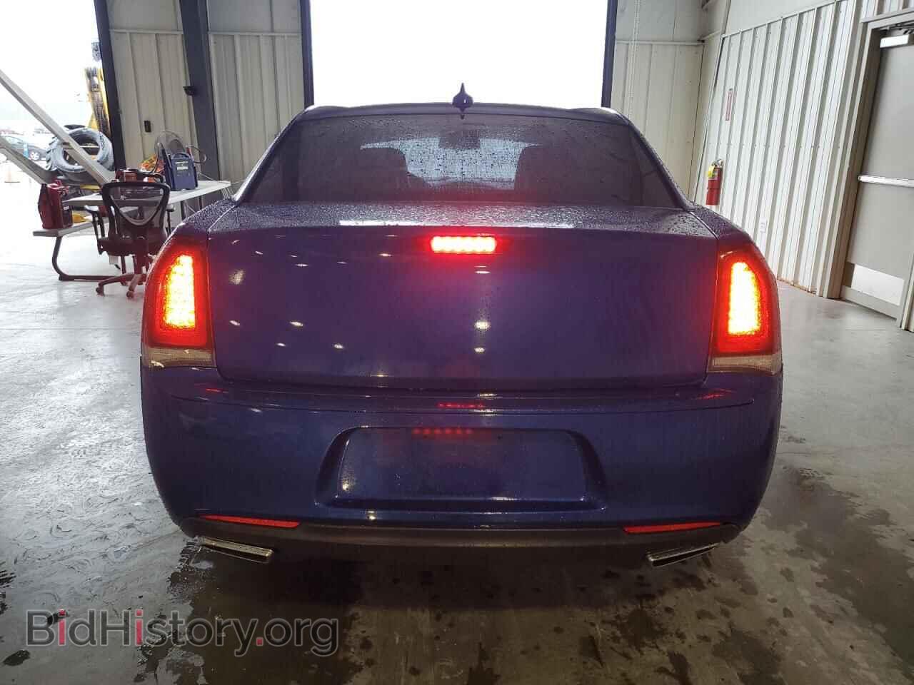 2019 CHRYSLER 300 - VIN: 2C3CCABG7KH516119 - Фото 6