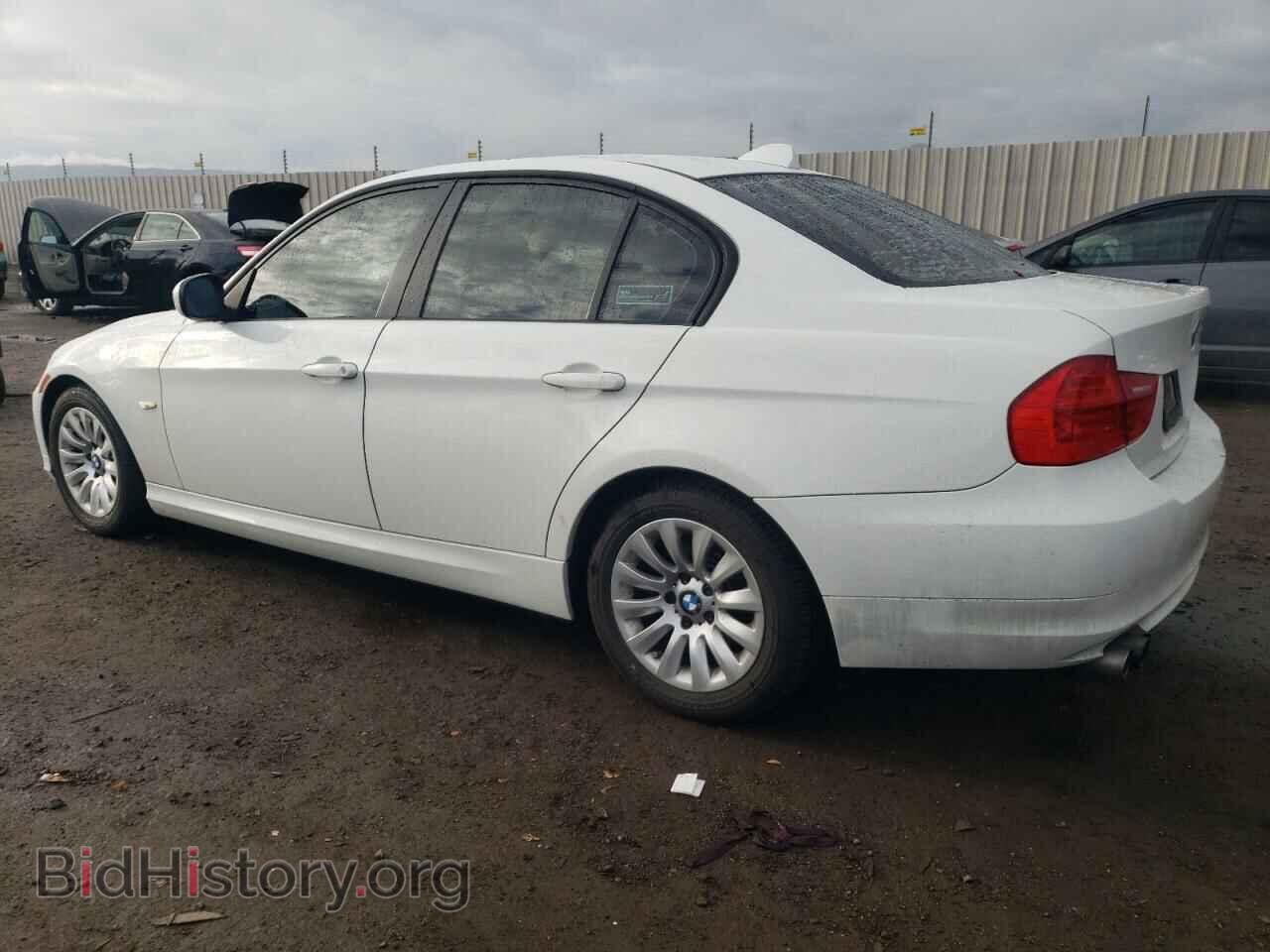 2009 BMW 3 SERIES - VIN: WBAPH77509NM47619 - Фото 2