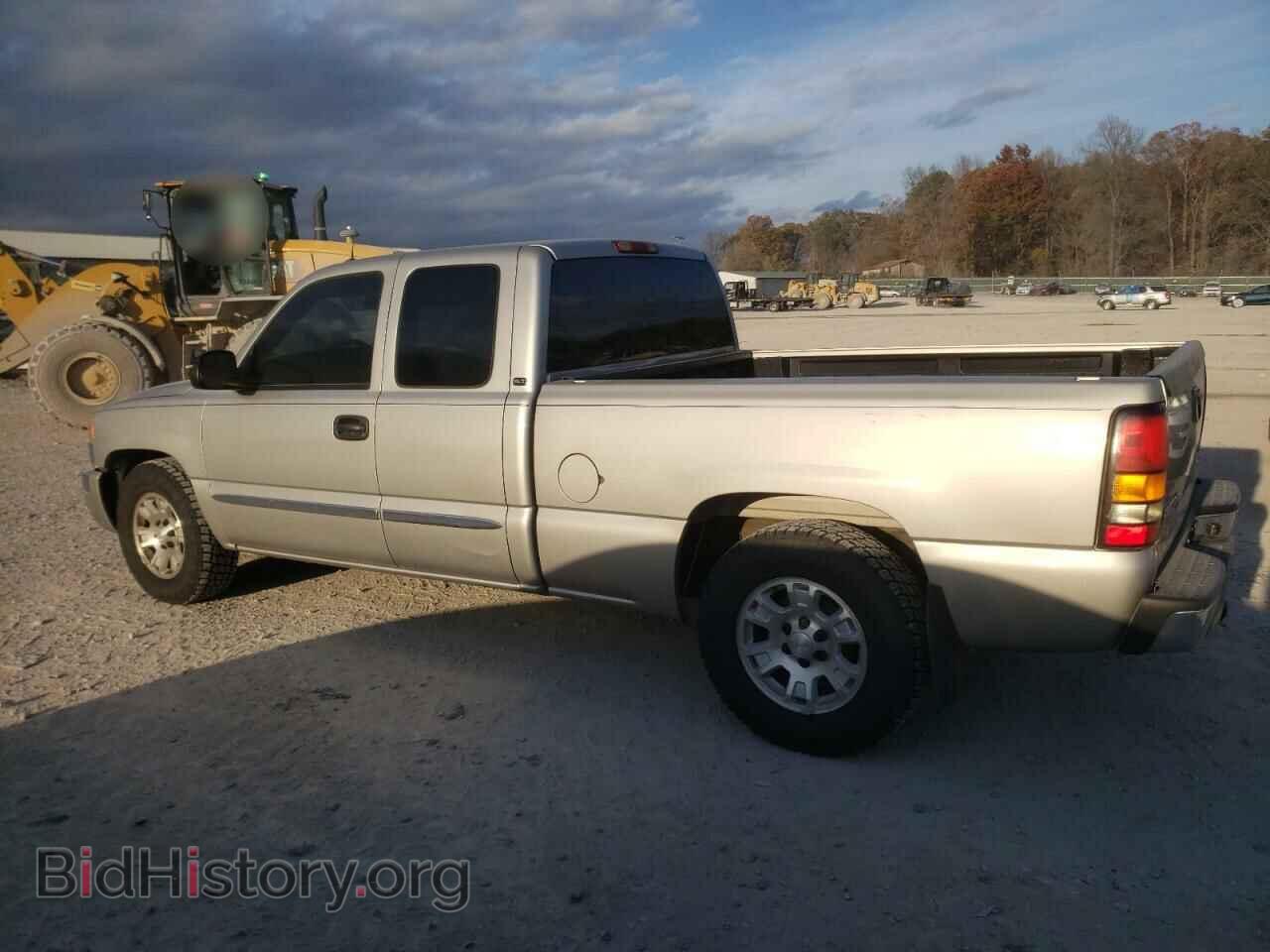 2005 GMC SIERRA - VIN: 2GTEC19TX51296530 - Фото 2