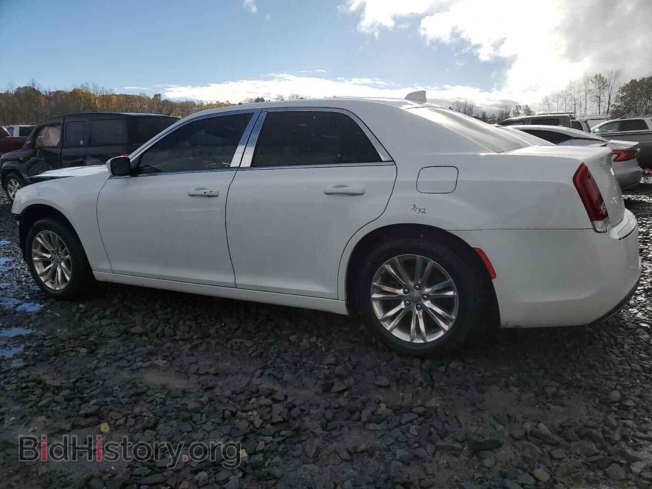 2017 CHRYSLER 300 - VIN: 2C3CCAAG8HH661941 - Фото 2
