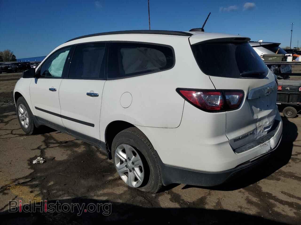 2017 CHEVROLET TRAVERSE - VIN: 1GNKVFKD6HJ337833 - Фото 2