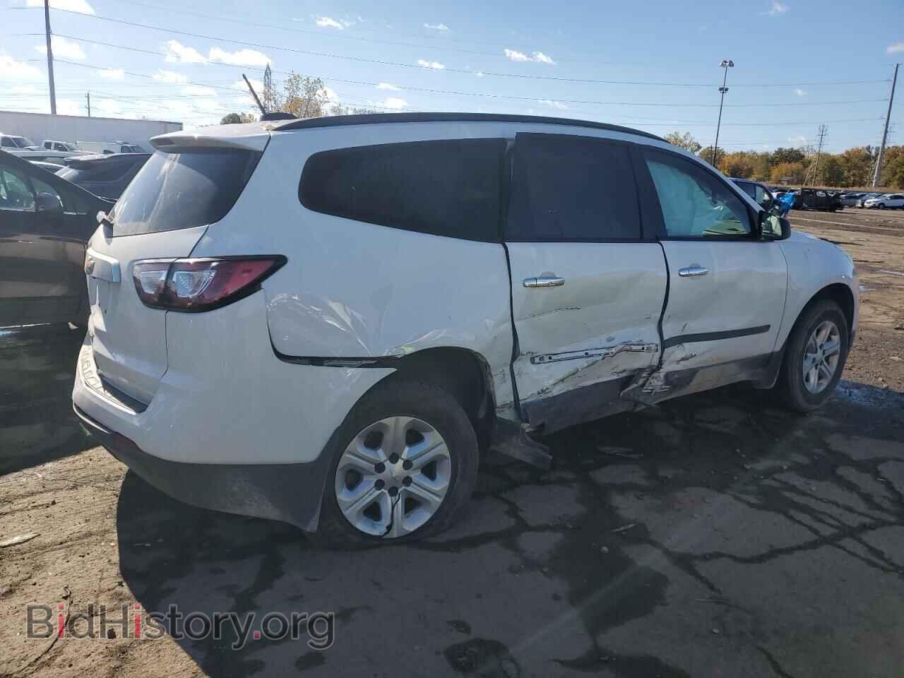 2017 CHEVROLET TRAVERSE - VIN: 1GNKVFKD6HJ337833 - Фото 3