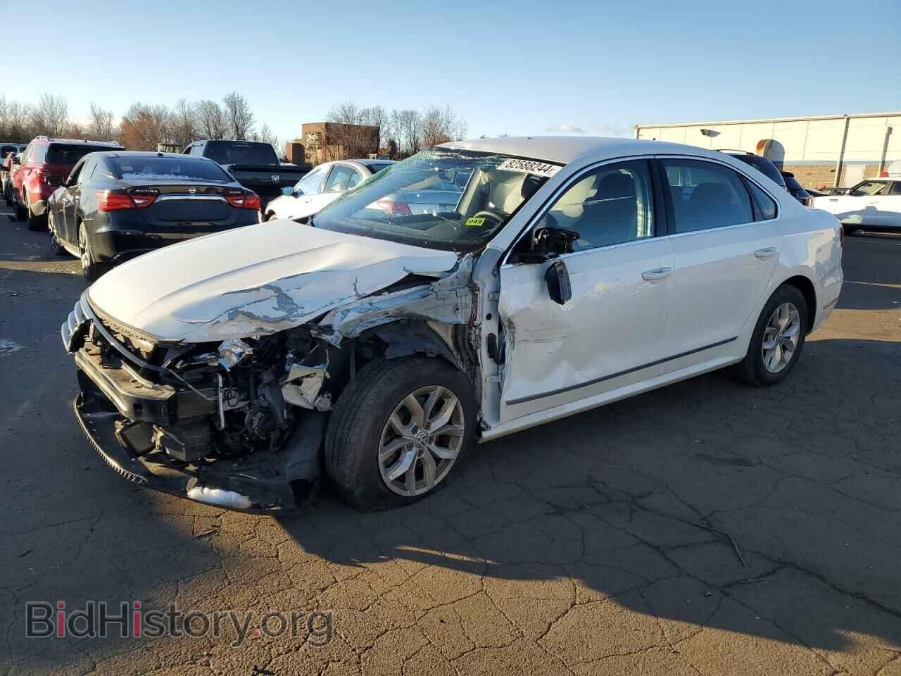 Photo 1VWAT7A37HC040645 - VOLKSWAGEN PASSAT 2017