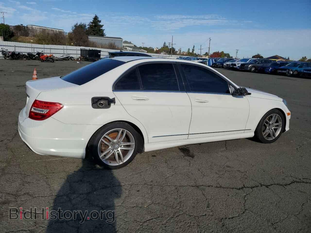 2013 MERCEDES-BENZ C-CLASS - VIN: WDDGF4HB3DF972758 - Фото 3