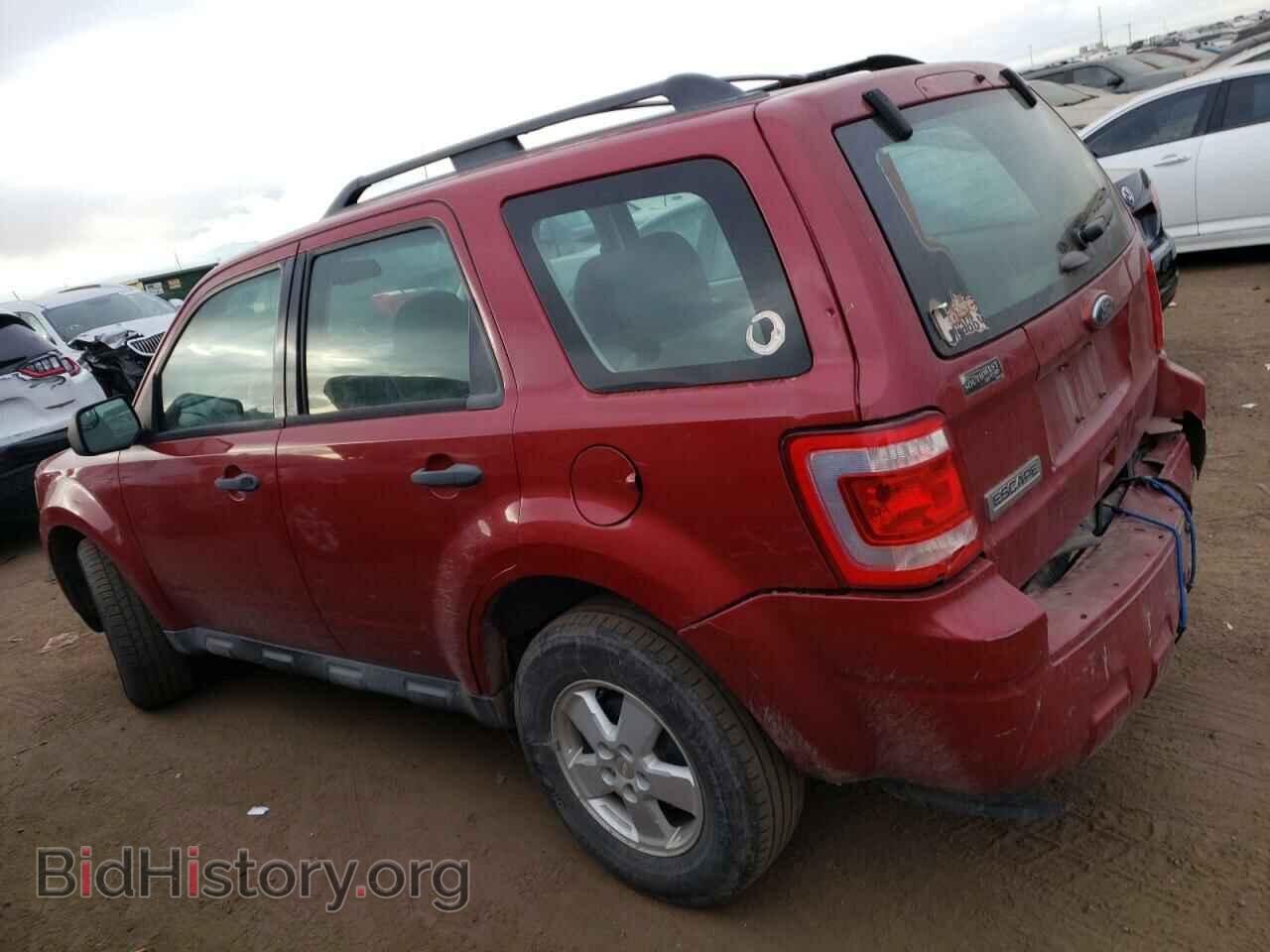2011 FORD ESCAPE - VIN: 1FMCU0C77BKB29138 - Фото 2