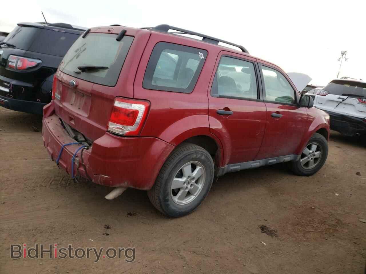 2011 FORD ESCAPE - VIN: 1FMCU0C77BKB29138 - Фото 3