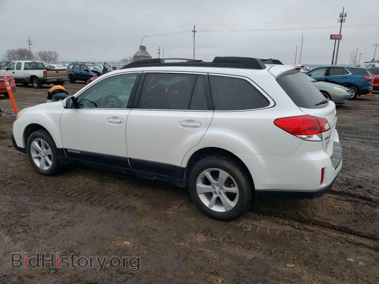 2014 SUBARU OUTBACK - VIN: 4S4BRCDC8E3321550 - Photo 2