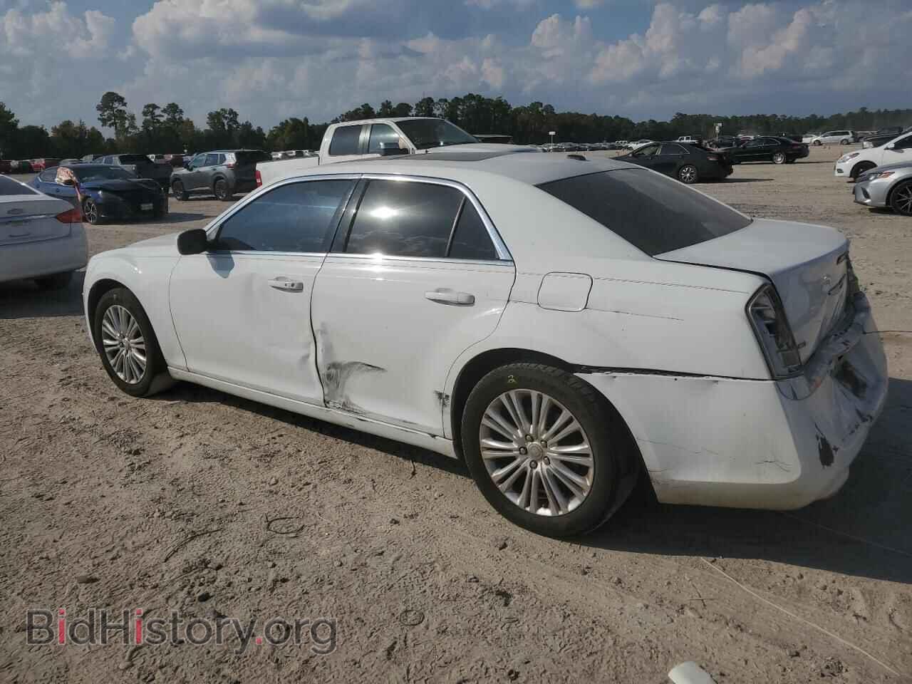 2014 CHRYSLER 300 - VIN: 2C3CCARG1EH323152 - Фото 2