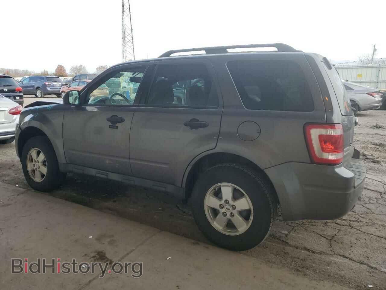 2011 FORD ESCAPE - VIN: 1FMCU0D75BKB51976 - Photo 2