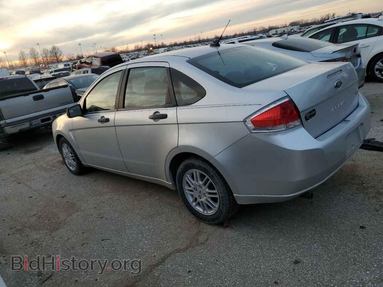 2010 FORD FOCUS - VIN: 1FAHP3FNXAW216865 - Фото 2