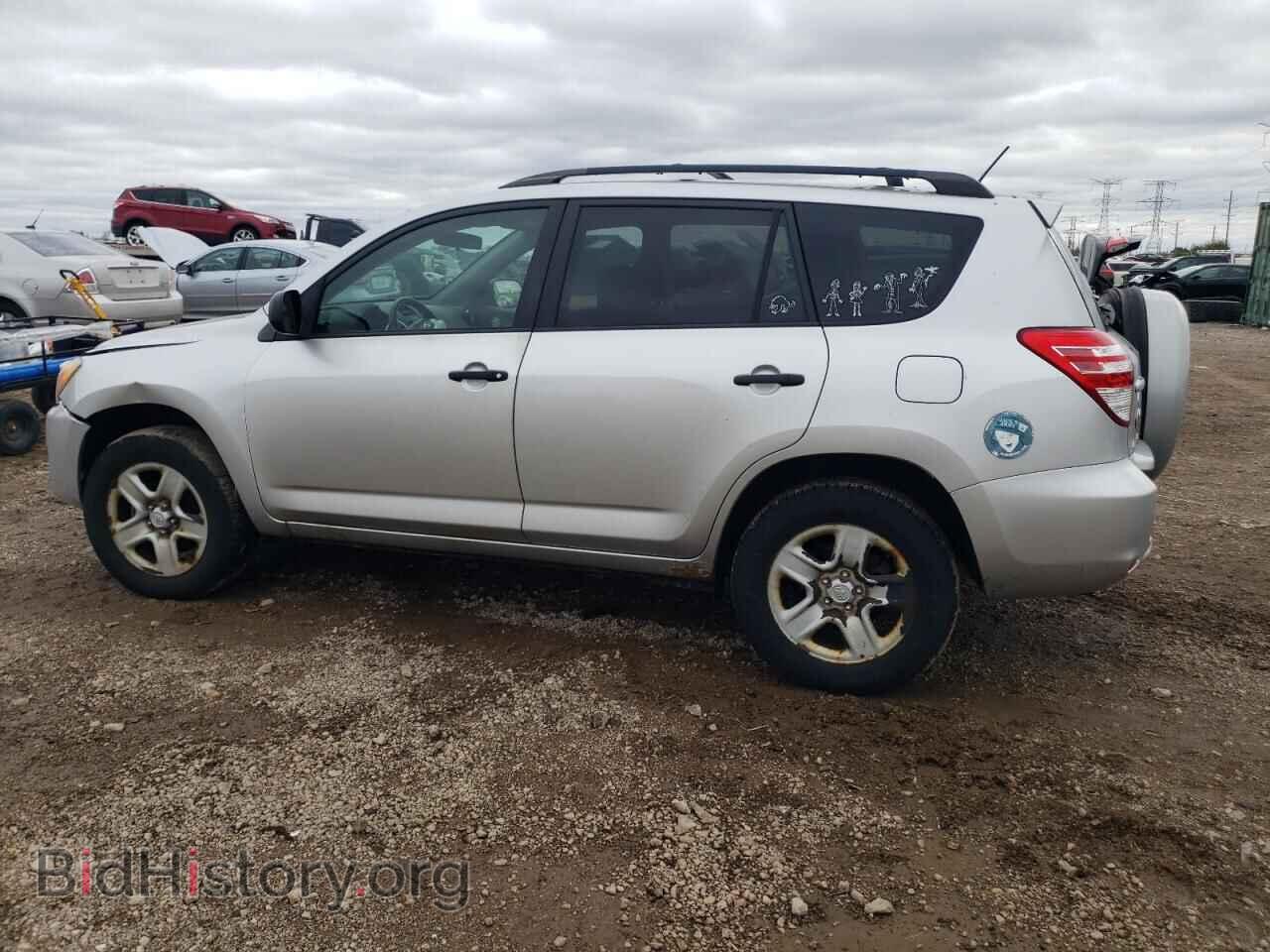 2011 TOYOTA RAV4 - VIN: 2T3BF4DVXBW090065 - Фото 2