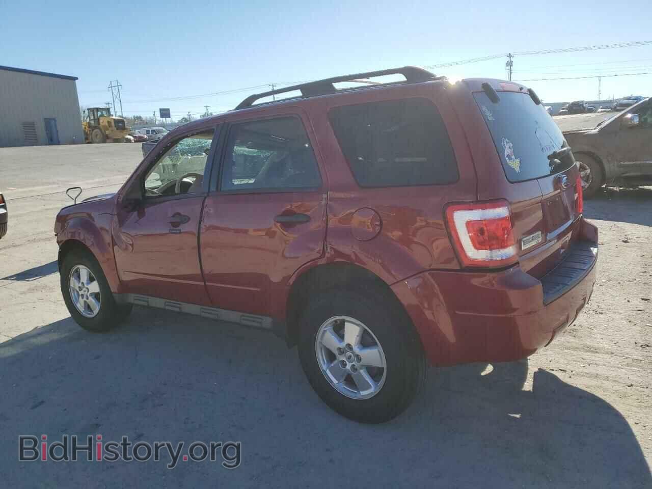 2011 FORD ESCAPE - VIN: 1FMCU0D79BKB37174 - Фото 2