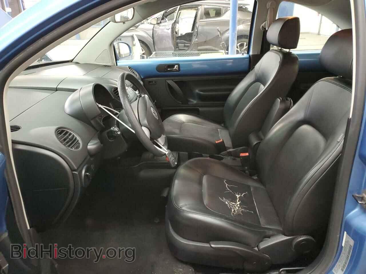 2010 VOLKSWAGEN BEETLE - VIN: 3VWPG3AG4AM000506 - Фото 7
