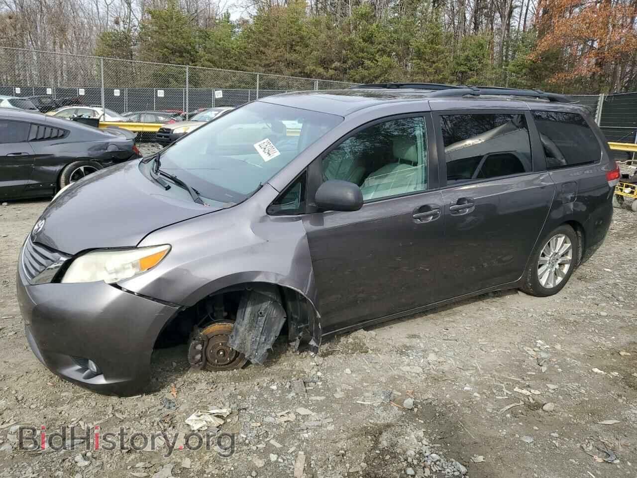 Photo 5TDDK3DC4BS011665 - TOYOTA All Models 2011