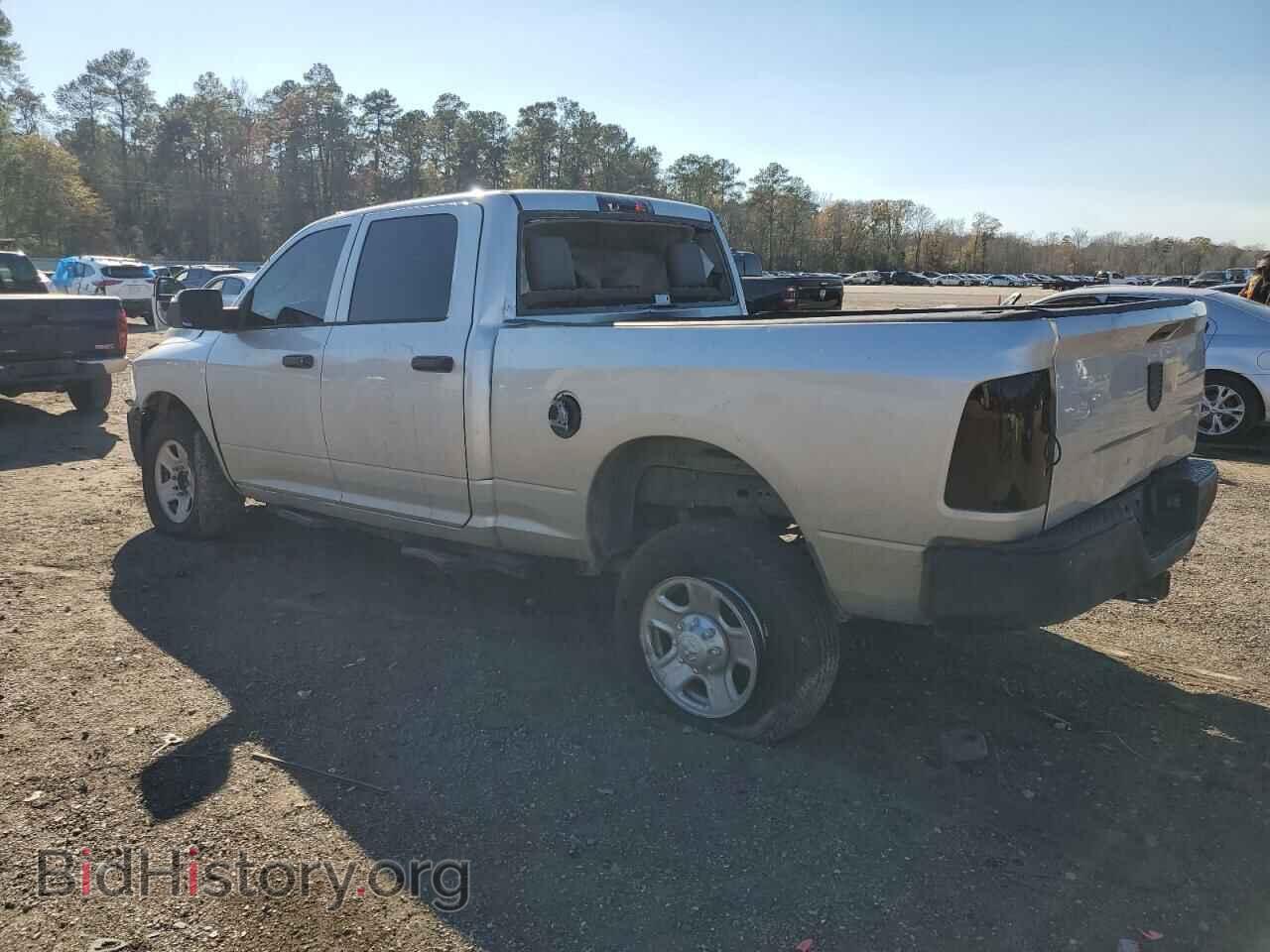 2018 RAM All Models - VIN: 3C6UR5CLXJG369415 - Photo 2
