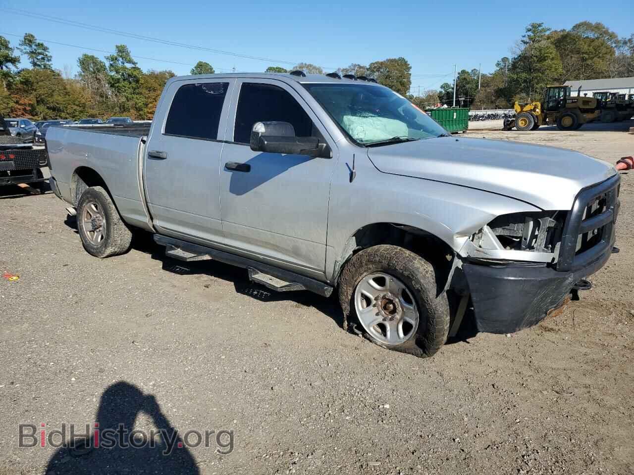 2018 RAM All Models - VIN: 3C6UR5CLXJG369415 - Photo 4