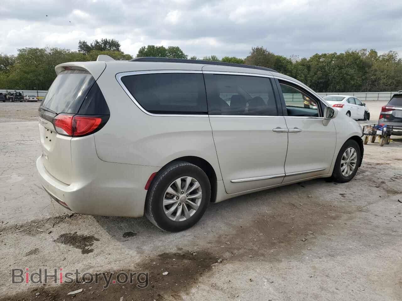 2017 CHRYSLER PACIFICA - VIN: 2C4RC1BG8HR744302 - Фото 3