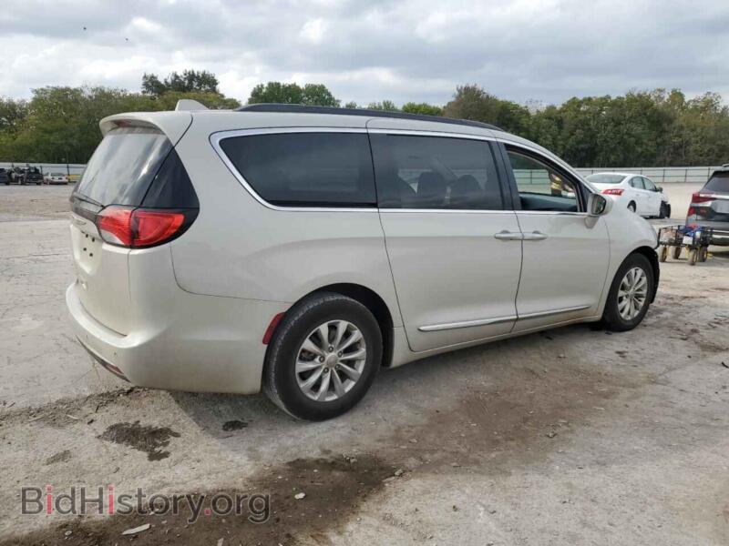 2017 Chrysler PACIFICA (VIN 2C4RC1BG8HR744302) — фото 3 из 16