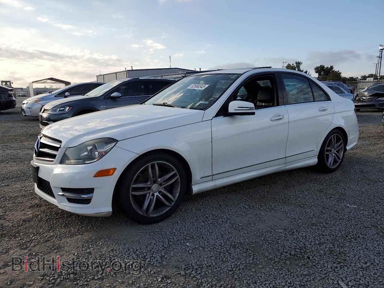Photo WDDGF4HB2EA932024 - MERCEDES-BENZ C-CLASS 2014