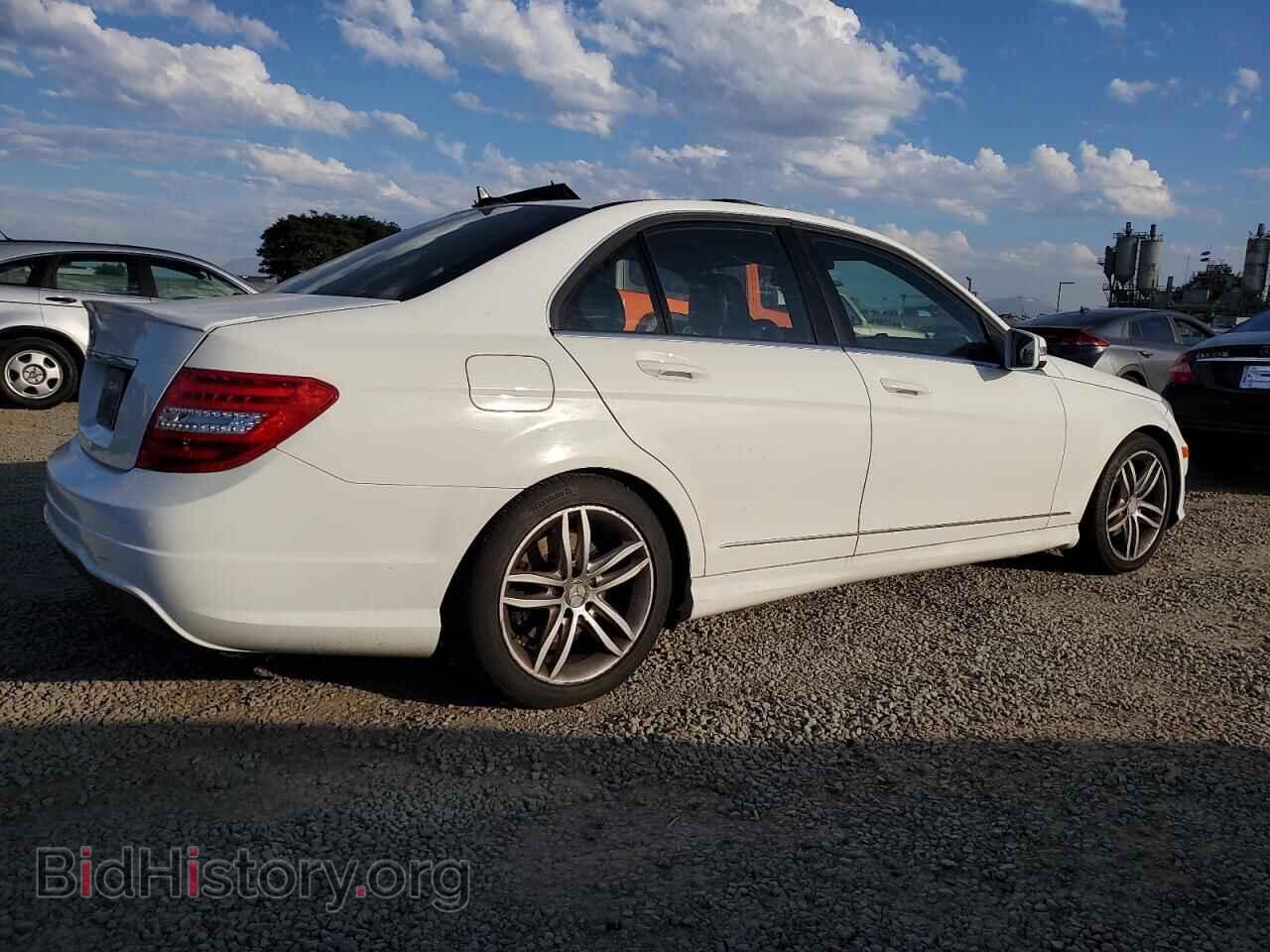 2014 MERCEDES-BENZ C-CLASS - VIN: WDDGF4HB2EA932024 - Фото 3