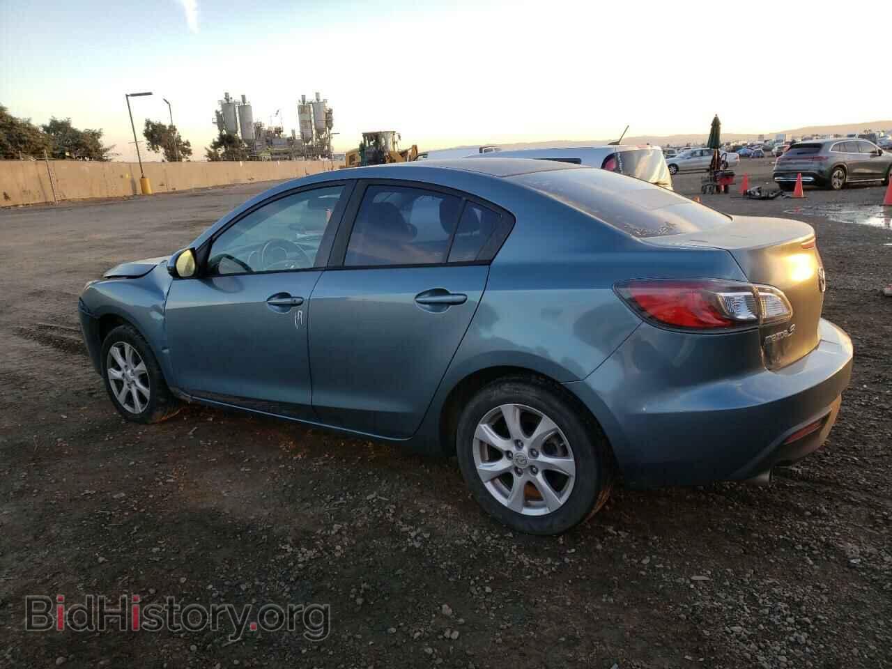 2011 MAZDA 3 - VIN: JM1BL1VF4B1481340 - Фото 2