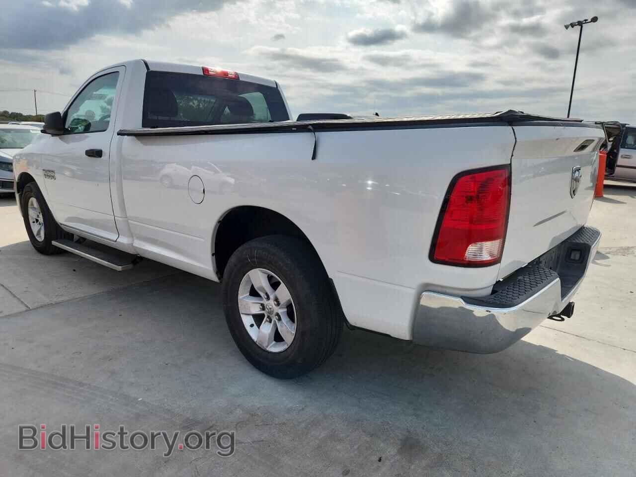 2017 RAM 1500 - VIN: 3C6JR6DGXHG572860 - Фото 2