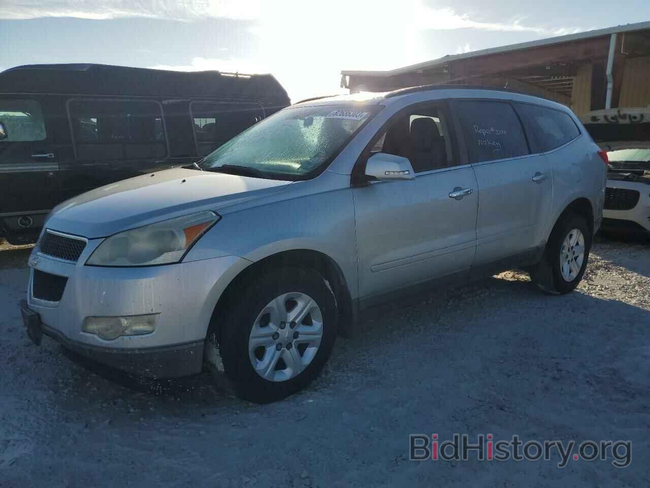 Photo 1GNKVGED6BJ283622 - CHEVROLET TRAVERSE 2011