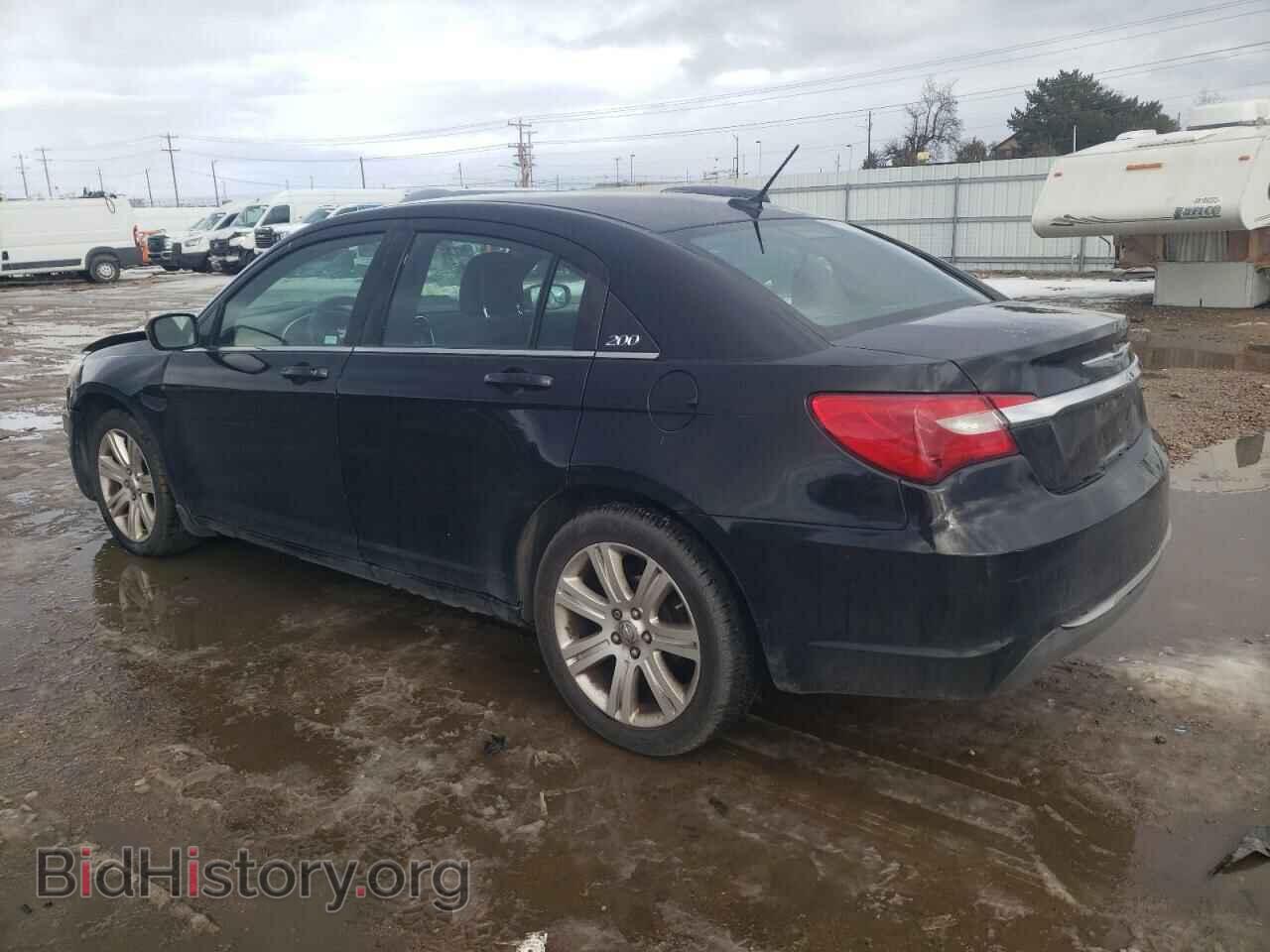 2013 CHRYSLER 200 - VIN: 1C3CCBAB5DN669894 - Фото 2