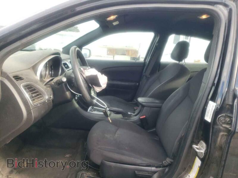 2013 Chrysler 200 (VIN 1C3CCBAB5DN669894) — photo 7 of 12
