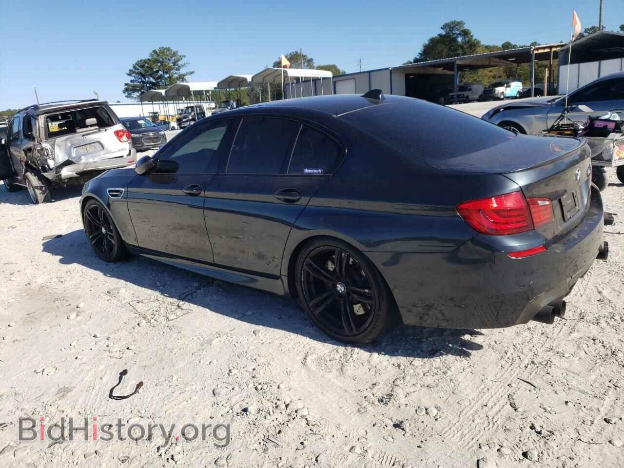 2013 BMW M5 - VIN: WBSFV9C58DD095664 - Фото 2