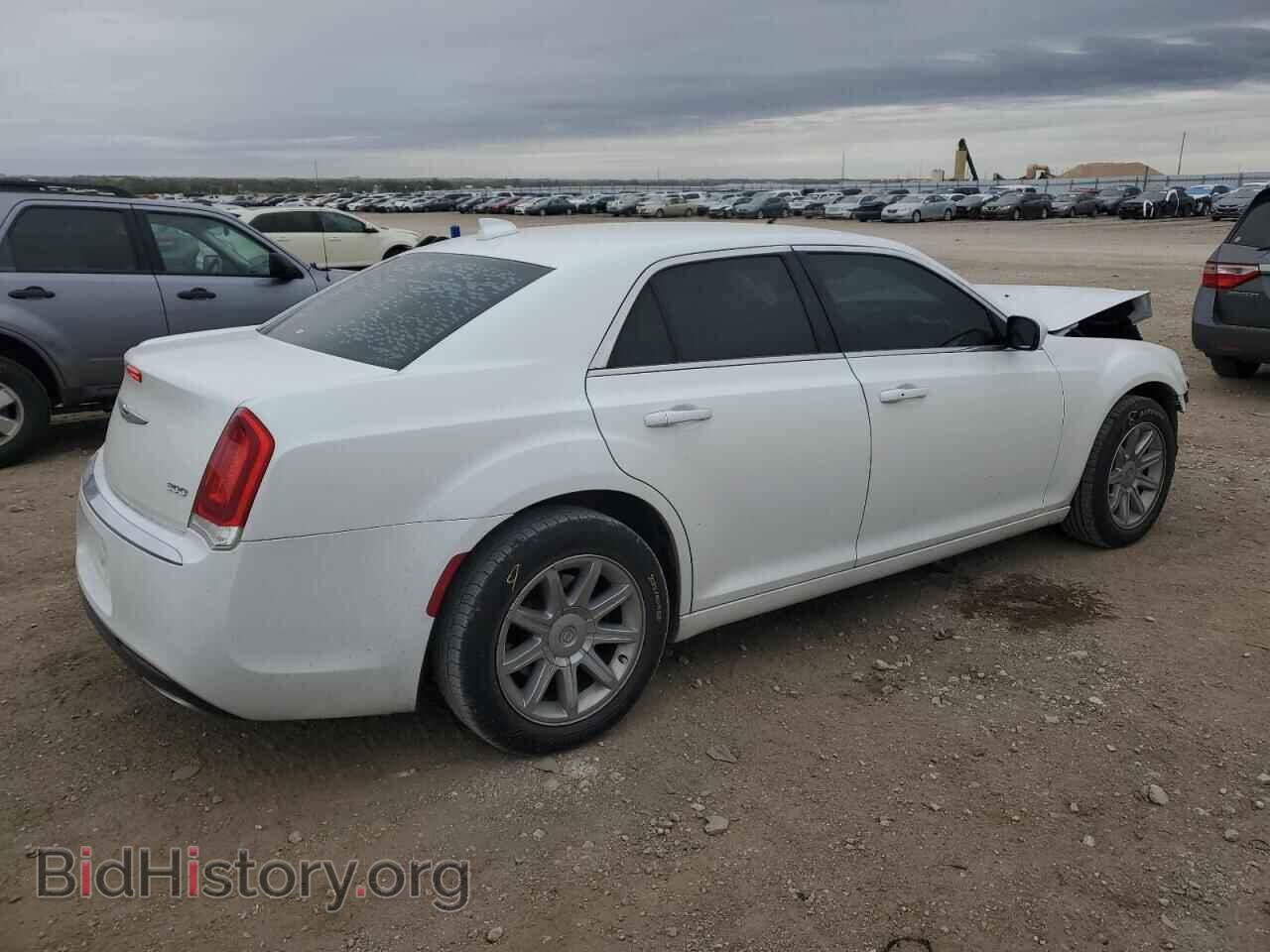 2016 CHRYSLER 300 - VIN: 2C3CCARG1GH157301 - Фото 3