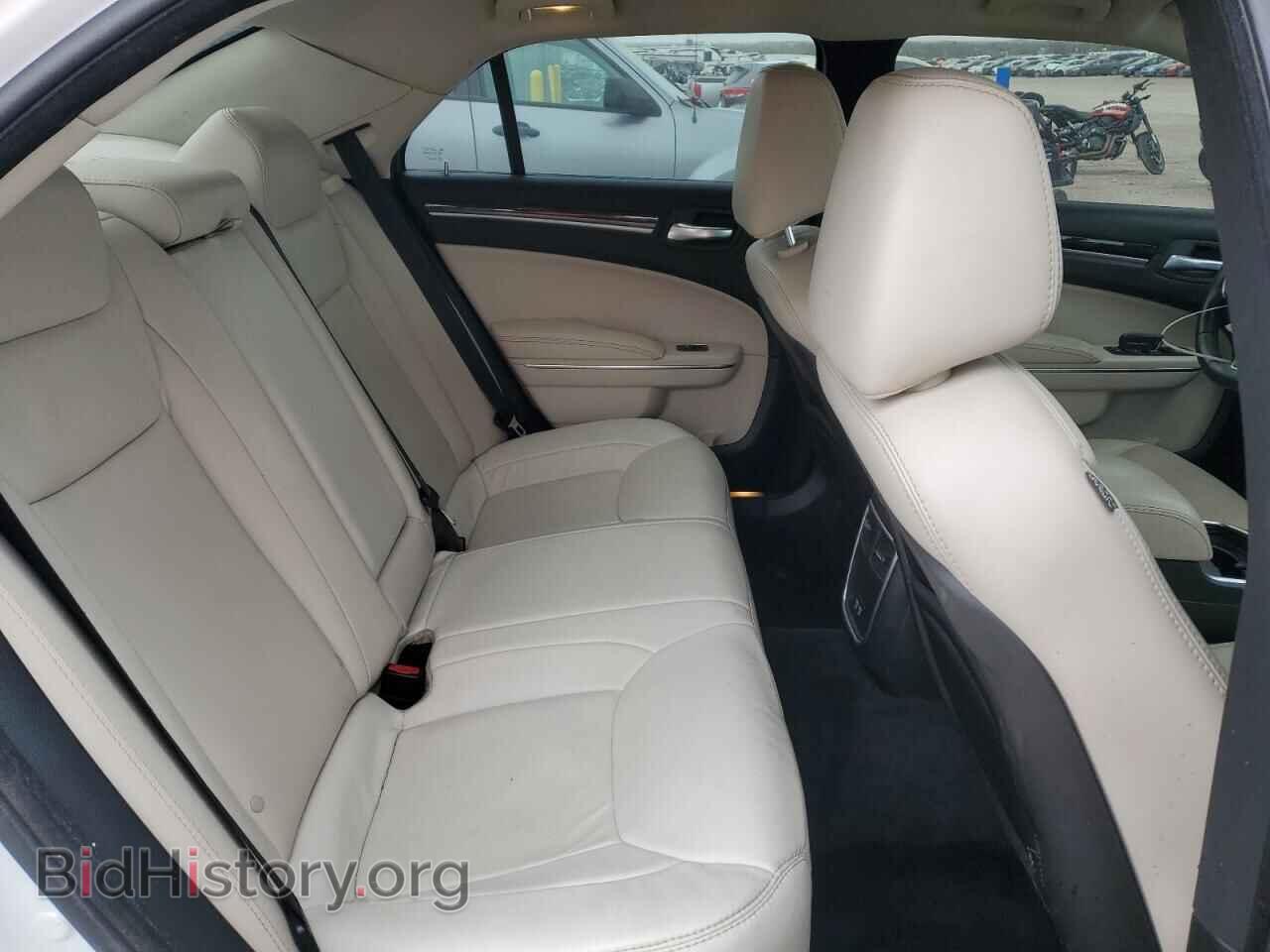 2016 CHRYSLER 300 - VIN: 2C3CCARG1GH157301 - Фото 10