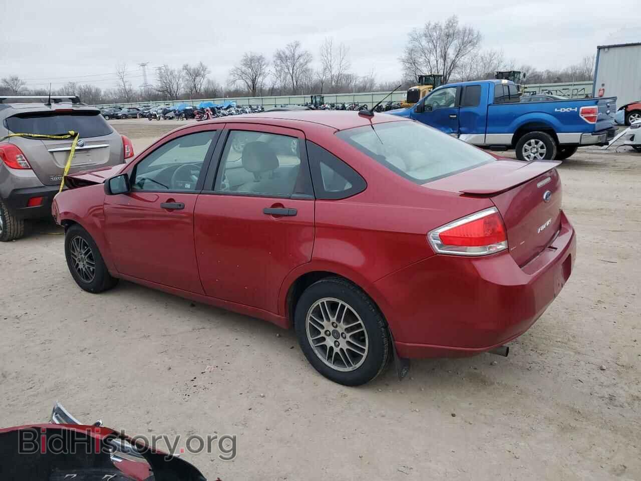 2011 FORD FOCUS - VIN: 1FAHP3FN7BW179873 - Photo 2