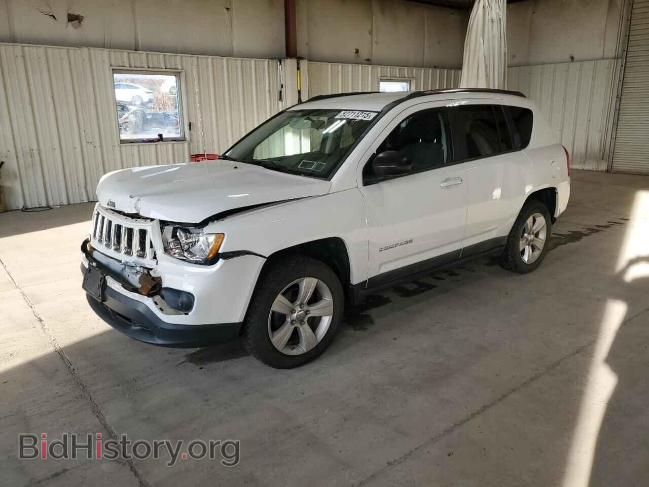 Photo 1J4NF1FB0BD223440 - JEEP COMPASS 2011