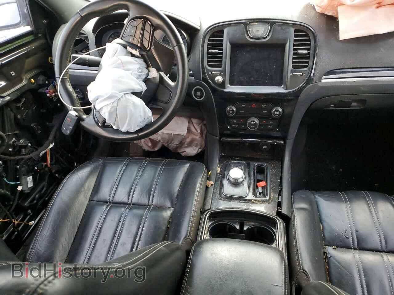 2019 CHRYSLER 300 - VIN: 2C3CCABG2KH601109 - Фото 8