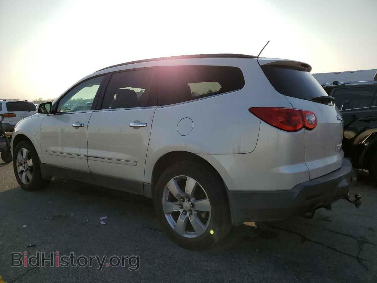 2012 CHEVROLET TRAVERSE - VIN: 1GNKRLED3CJ336646 - Фото 2