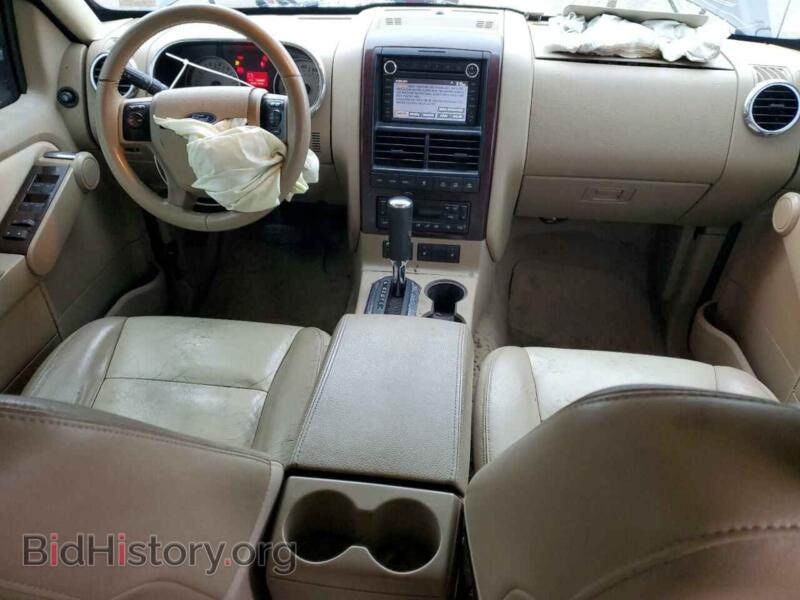 2008 Ford EXPLORER (VIN 1FMEU75878UB32111) — photo 8 of 13
