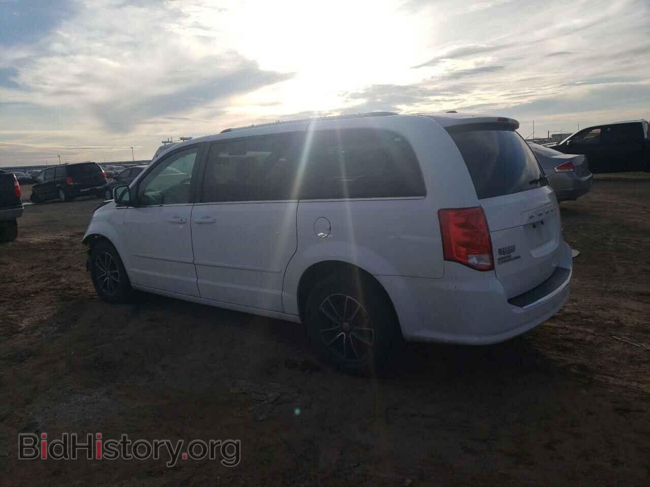 2017 DODGE CARAVAN - VIN: 2C4RDGCG3HR574171 - Photo 2