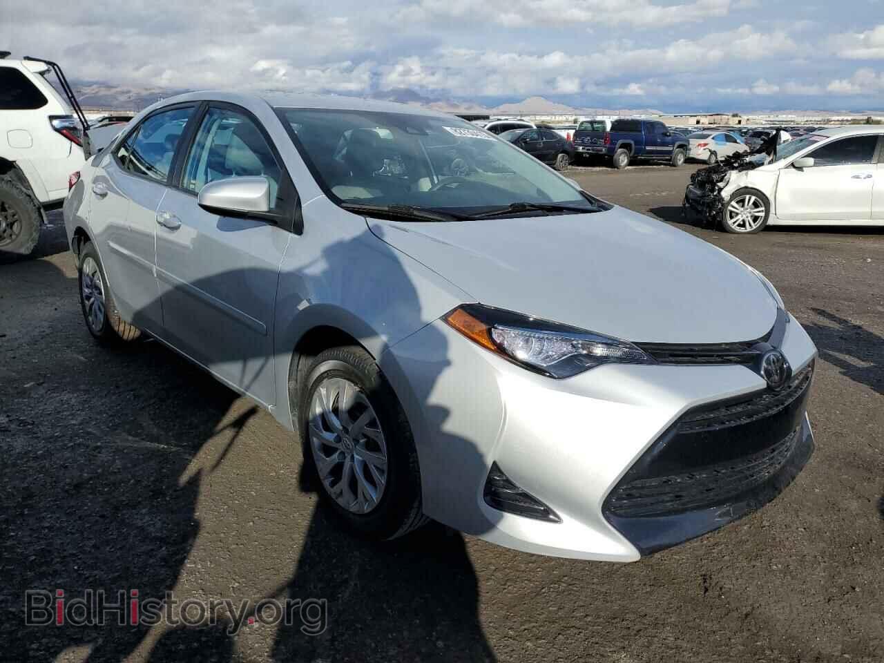 2017 TOYOTA COROLLA - VIN: 2T1BURHEXHC855372 - Фото 4