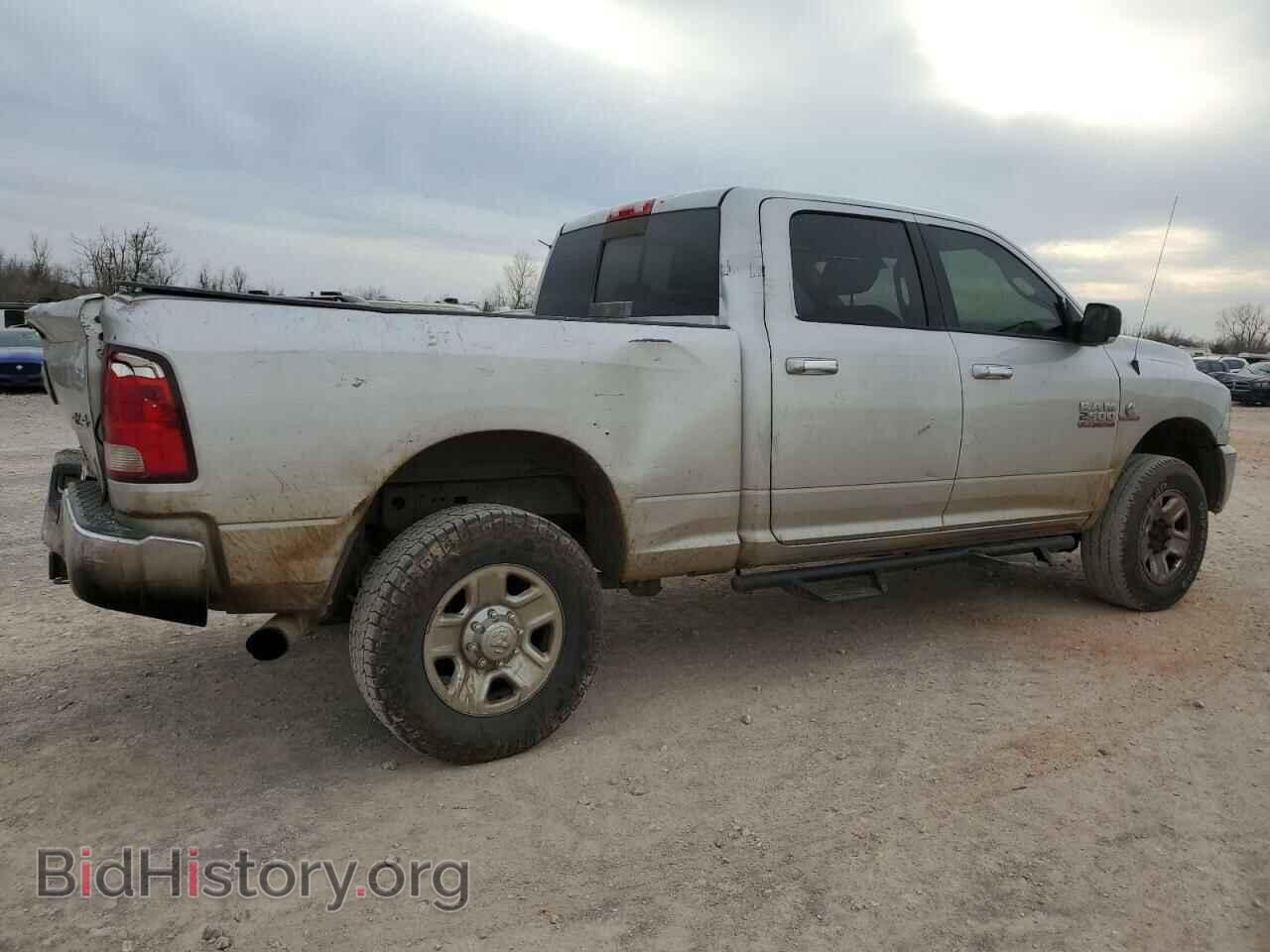 2014 RAM All Models - VIN: 3C6UR5DL0EG230978 - Photo 3