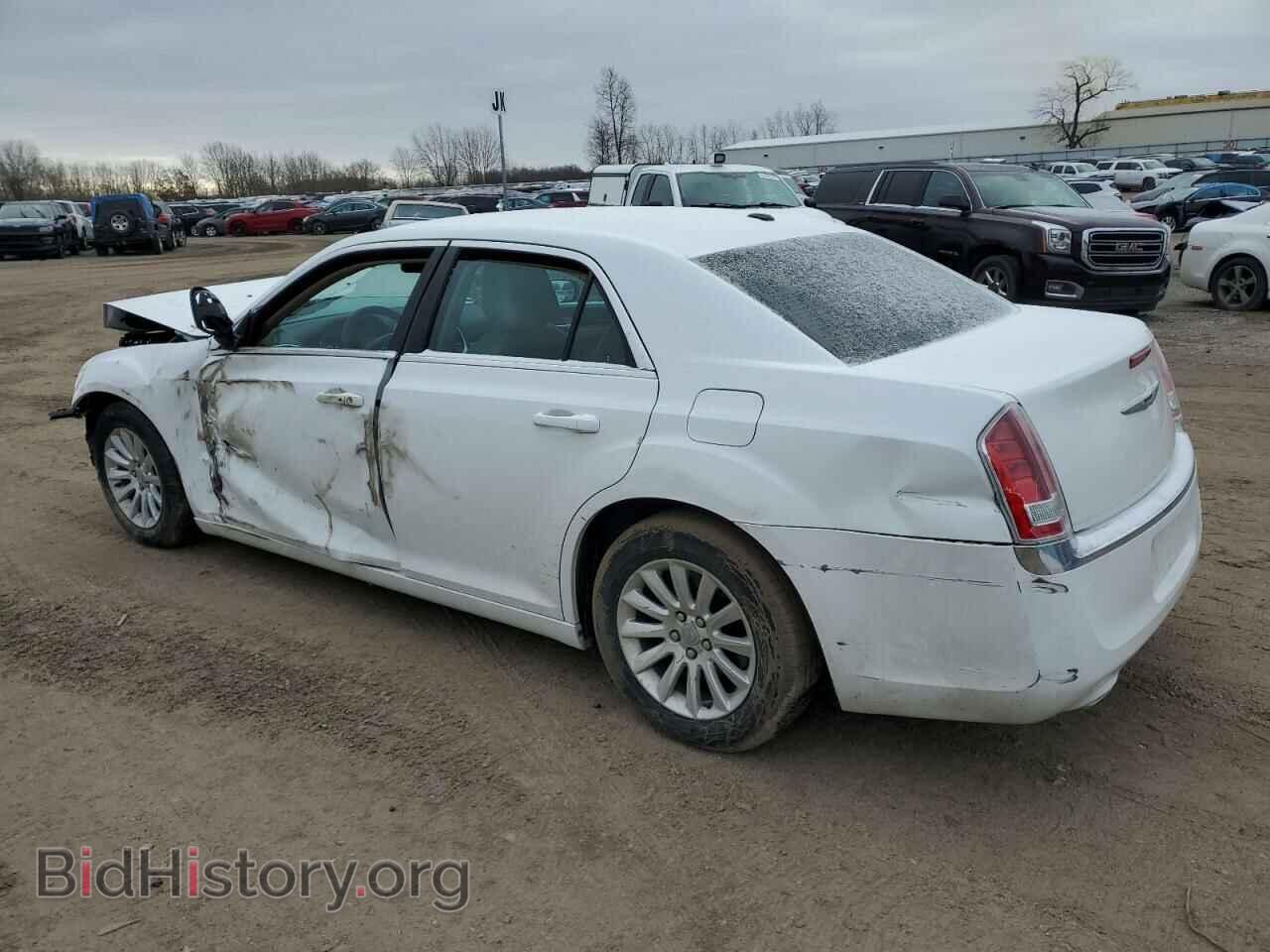 2014 CHRYSLER 300 - VIN: 2C3CCAAGXEH288882 - Фото 2