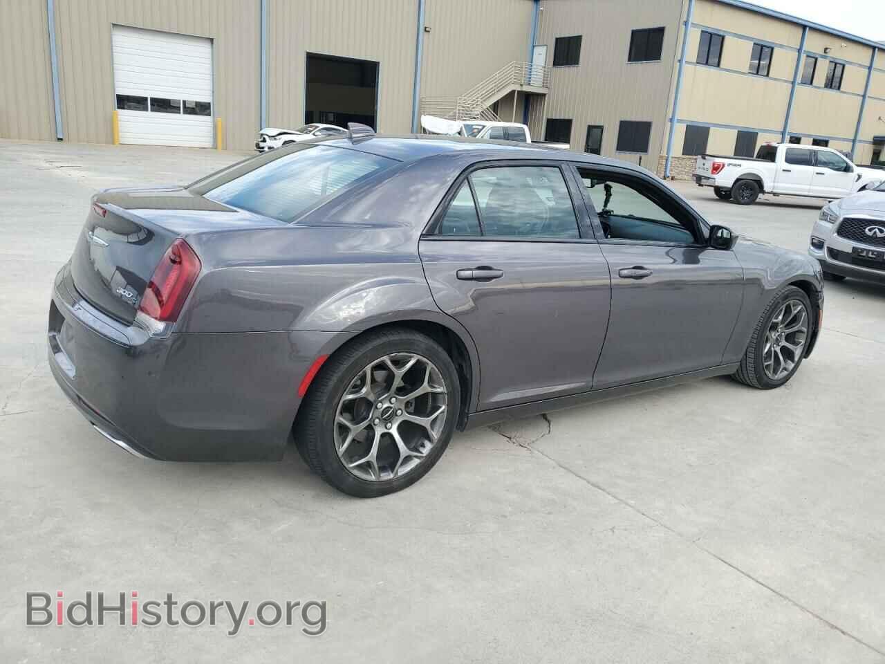 2016 CHRYSLER 300 - VIN: 2C3CCABGXGH282646 - Фото 3